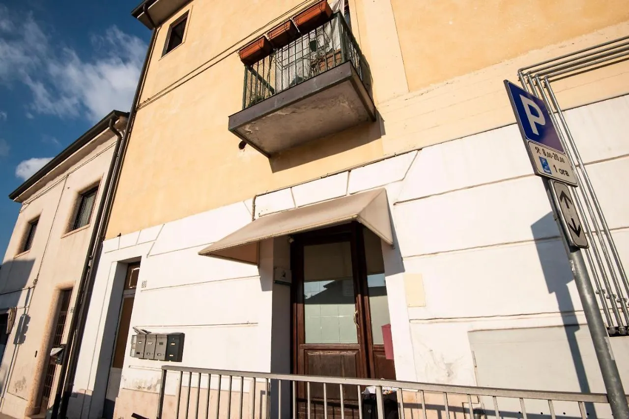דירה פסקנטינה Appartamento Al Ponte Di Luigi Viscovo